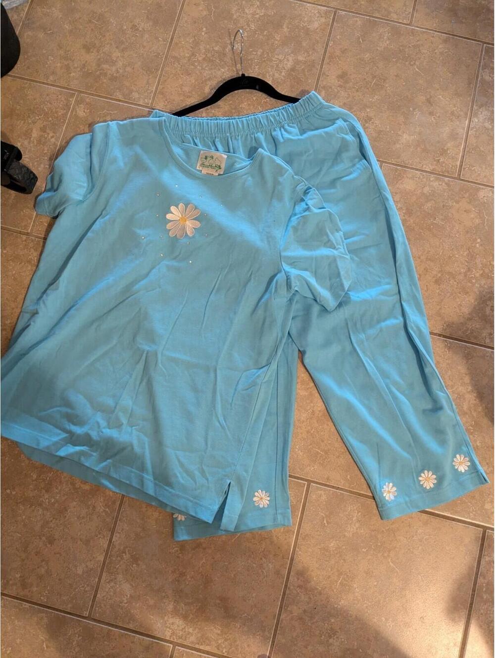 Vintage Quacker Factory Blue Embroidered Sunflower Pants Shirt Capri Set Sz M